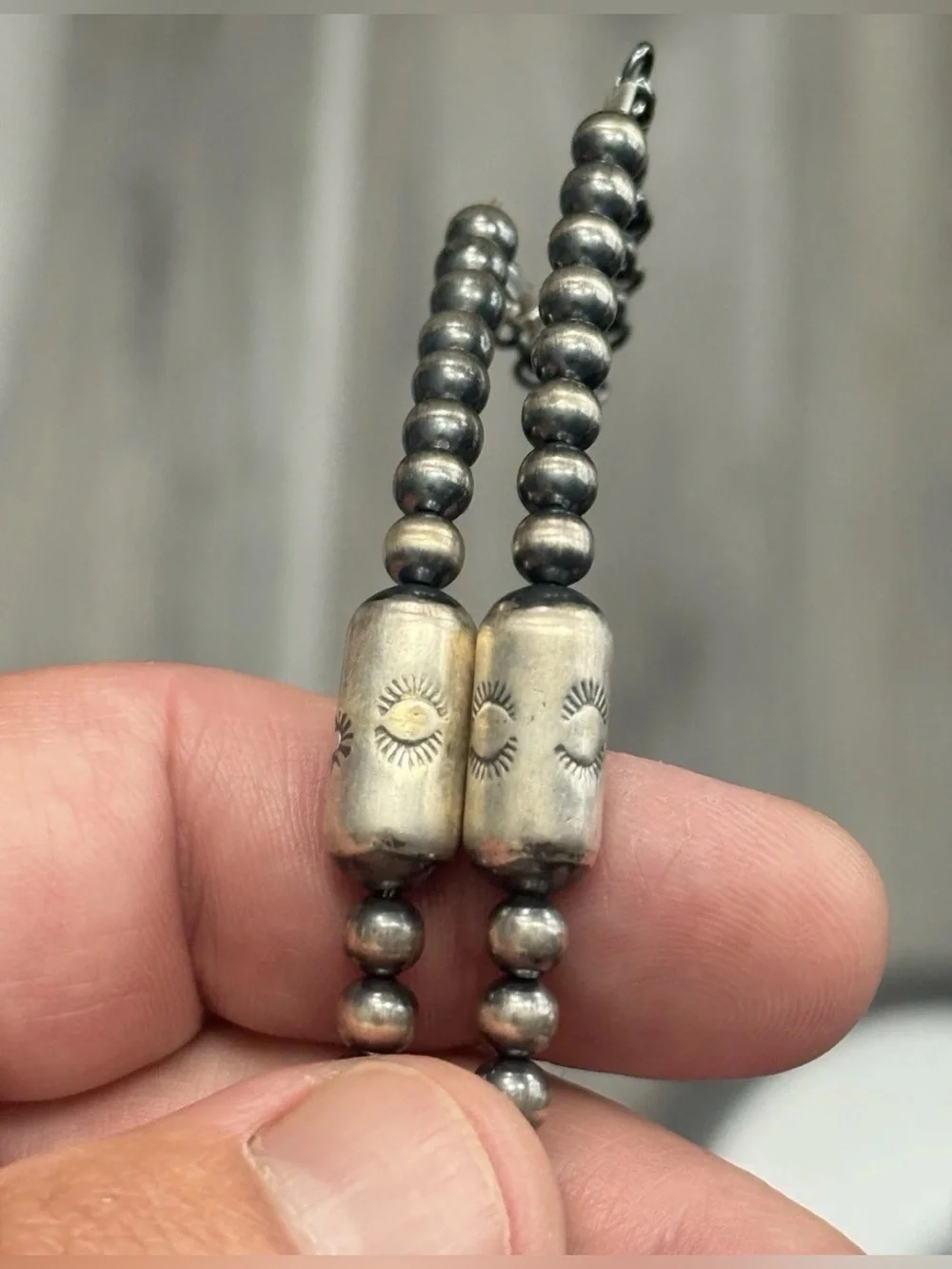 STERLING SILVER NAVJO PEARL HAND STAMPED BARREL GRADUATED BEADED NECKLACE .925